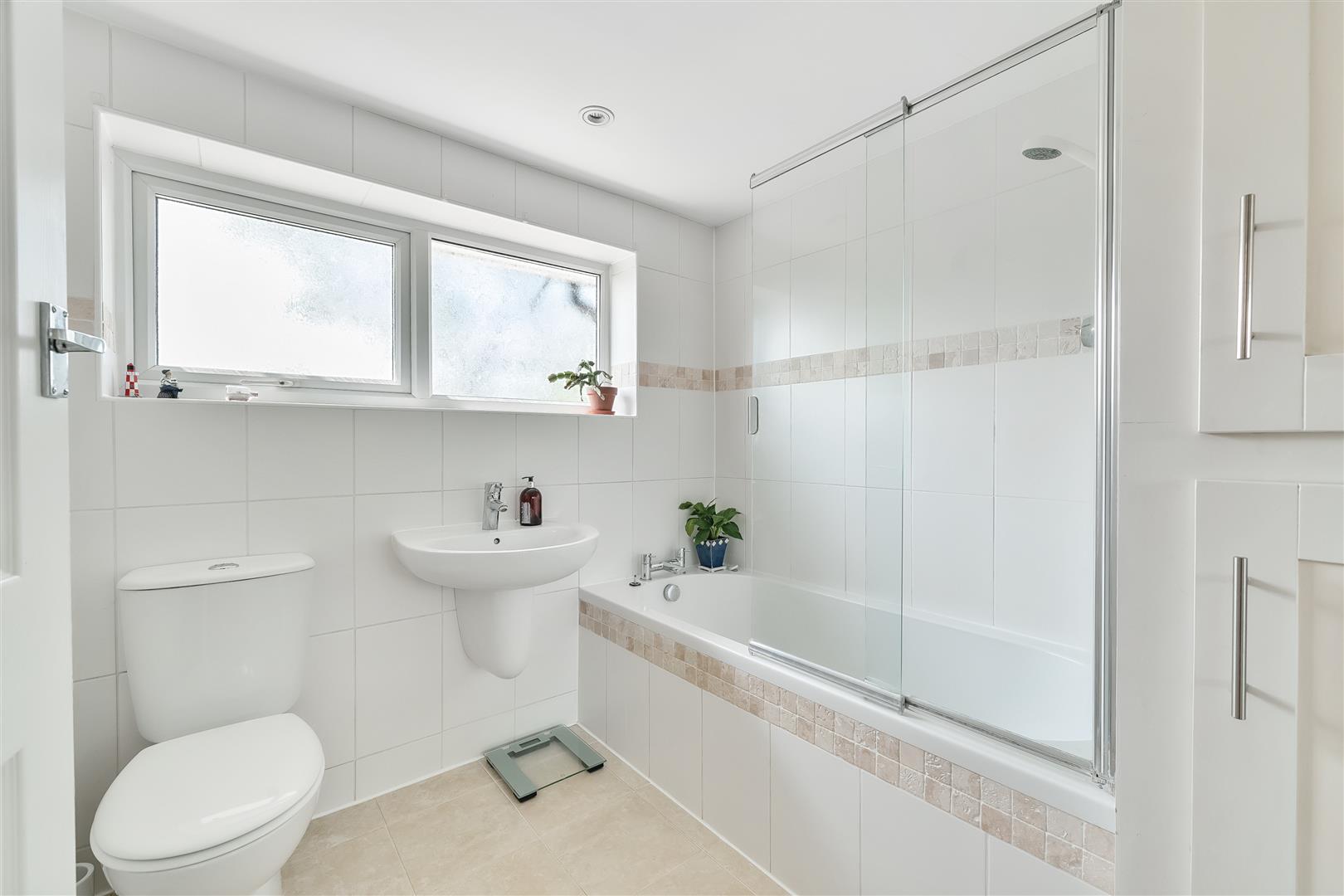 Latchmere Lane, Kingston Upon Thames Gibson Lane